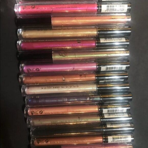 Rimmel Edition Holo Metallic Lip Alloy Seductress Pink Limited Edition - Picture 3 of 4